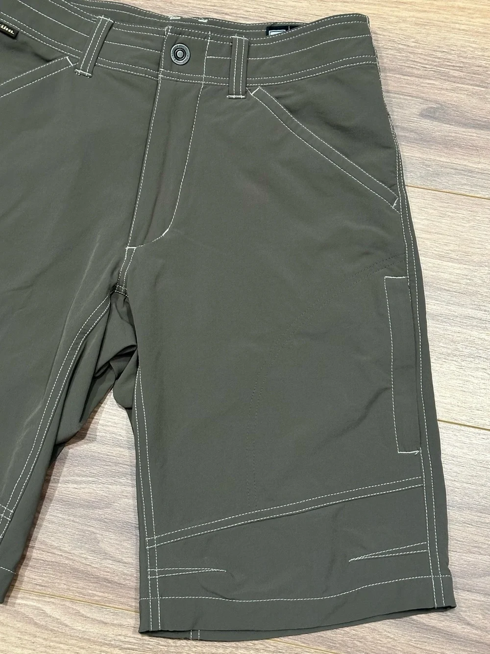 Kuhl Renegade Shorts in Olive Green Size 30